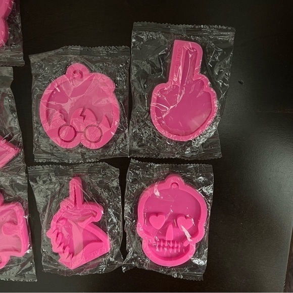 Silicone Molds with Holes for DIY Keychain Earring Necklace Pendant Jewelry - Picture 2 of 4